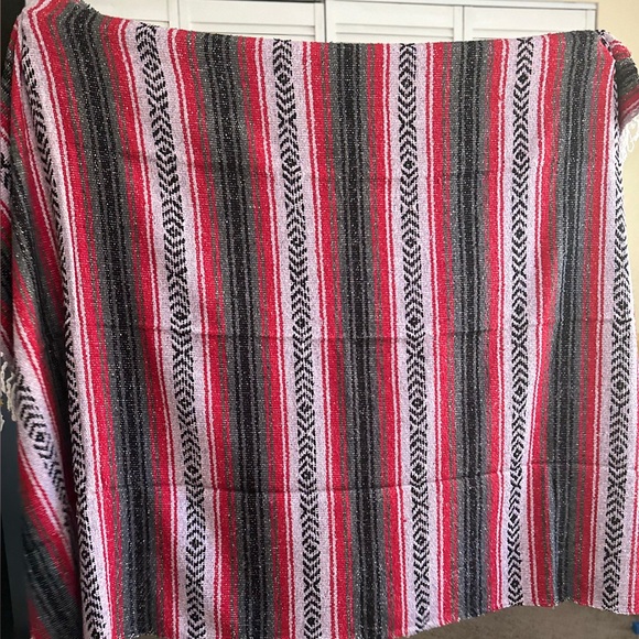 Mexican Sarape Blanket Striped Light Grey, Red and Black Blanket Shawl Full size - Picture 3 of 4